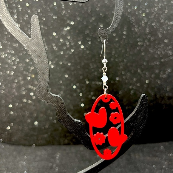 The Blush Heart Earrings - Picture 4 of 5